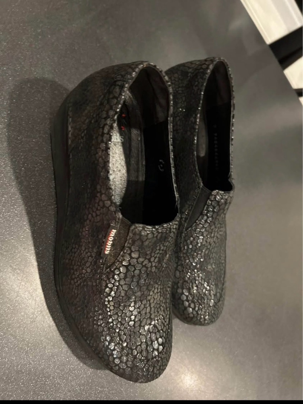 👟 Mobils by Mephisto Comfort Loafers – Black Textured Leather | Women’s 7.5
